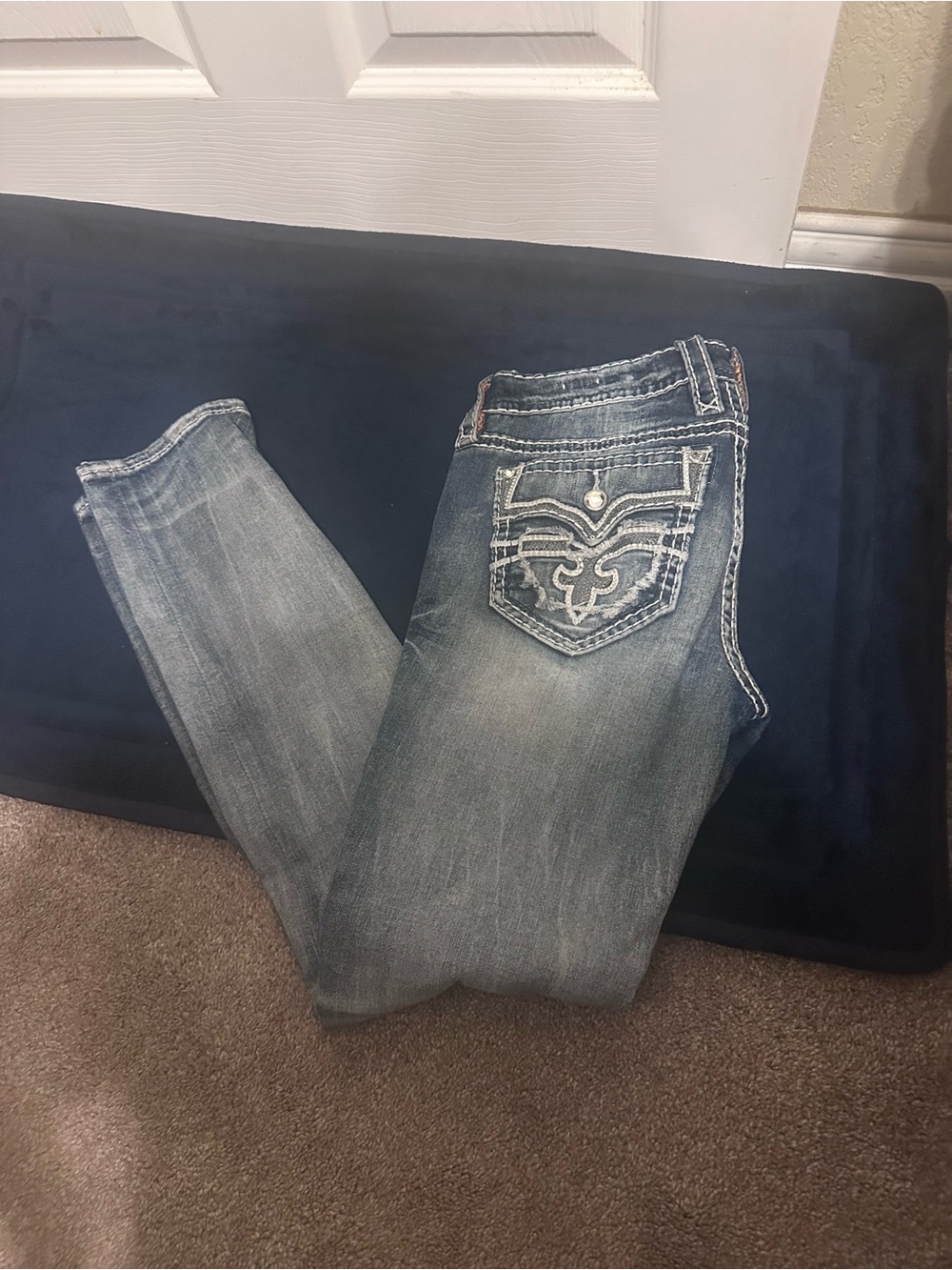 Rock Revival Women’s Light Blue Skinny Jeans with Embroidered Pocket